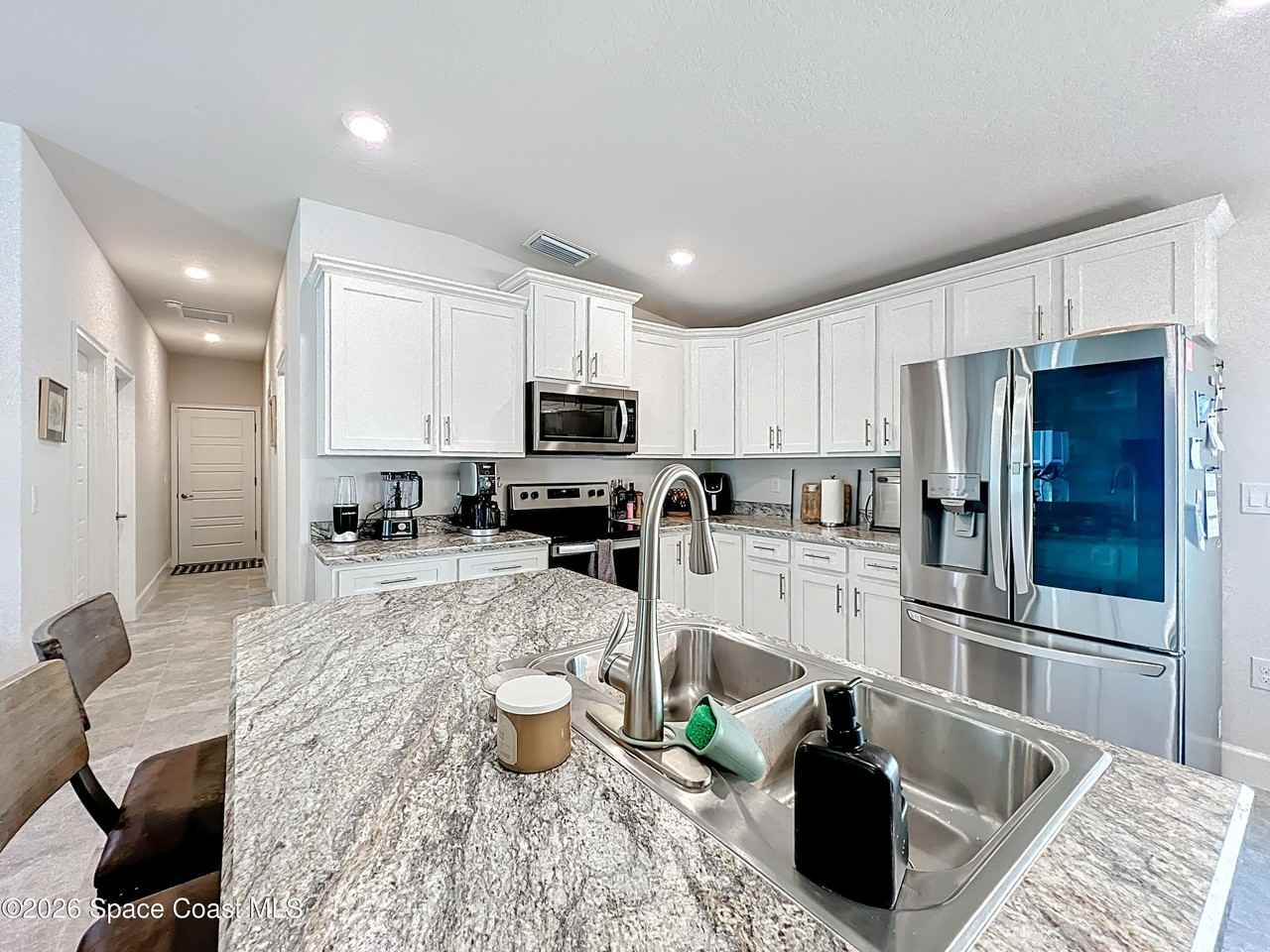 1021 Canfield Cir Se - Photo 7 of 25