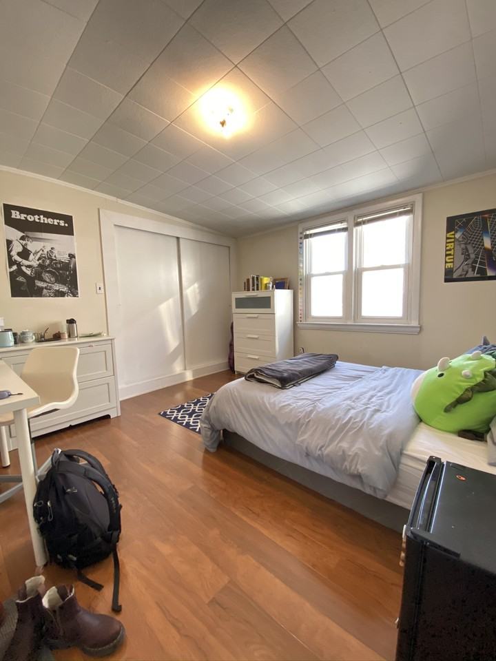 52 Boylston St #3 - Photo 6 of 13