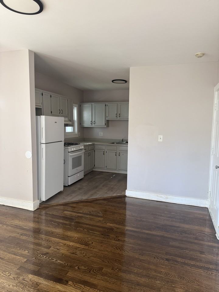 95 Willowwood St #3 - Photo 3 of 5