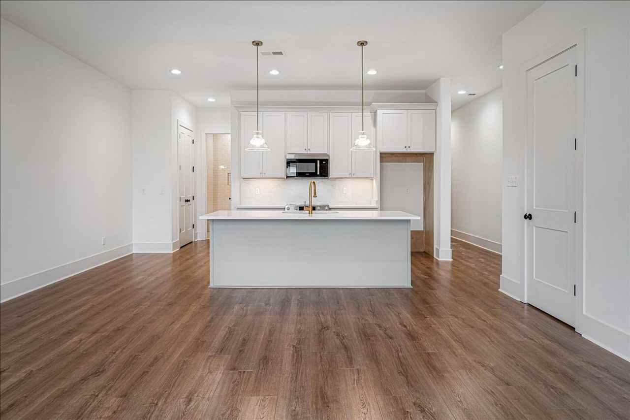 5472 Park Ave - Photo 4 of 26