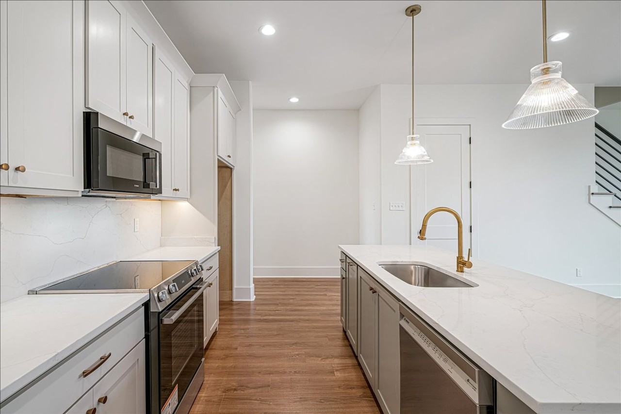 5472 Park Ave - Photo 7 of 26
