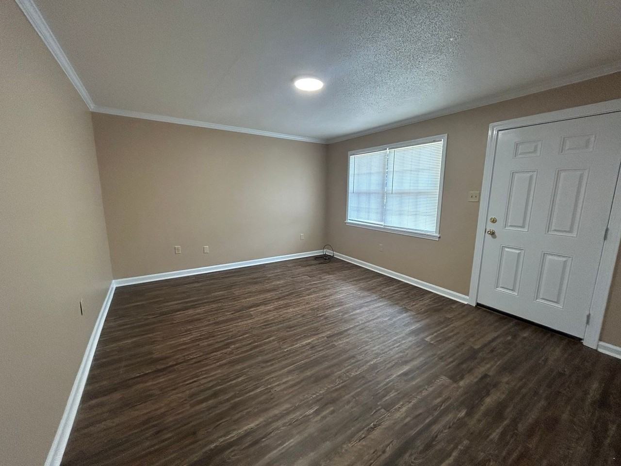 250 N Washington Ave #21 - Photo 2 of 7