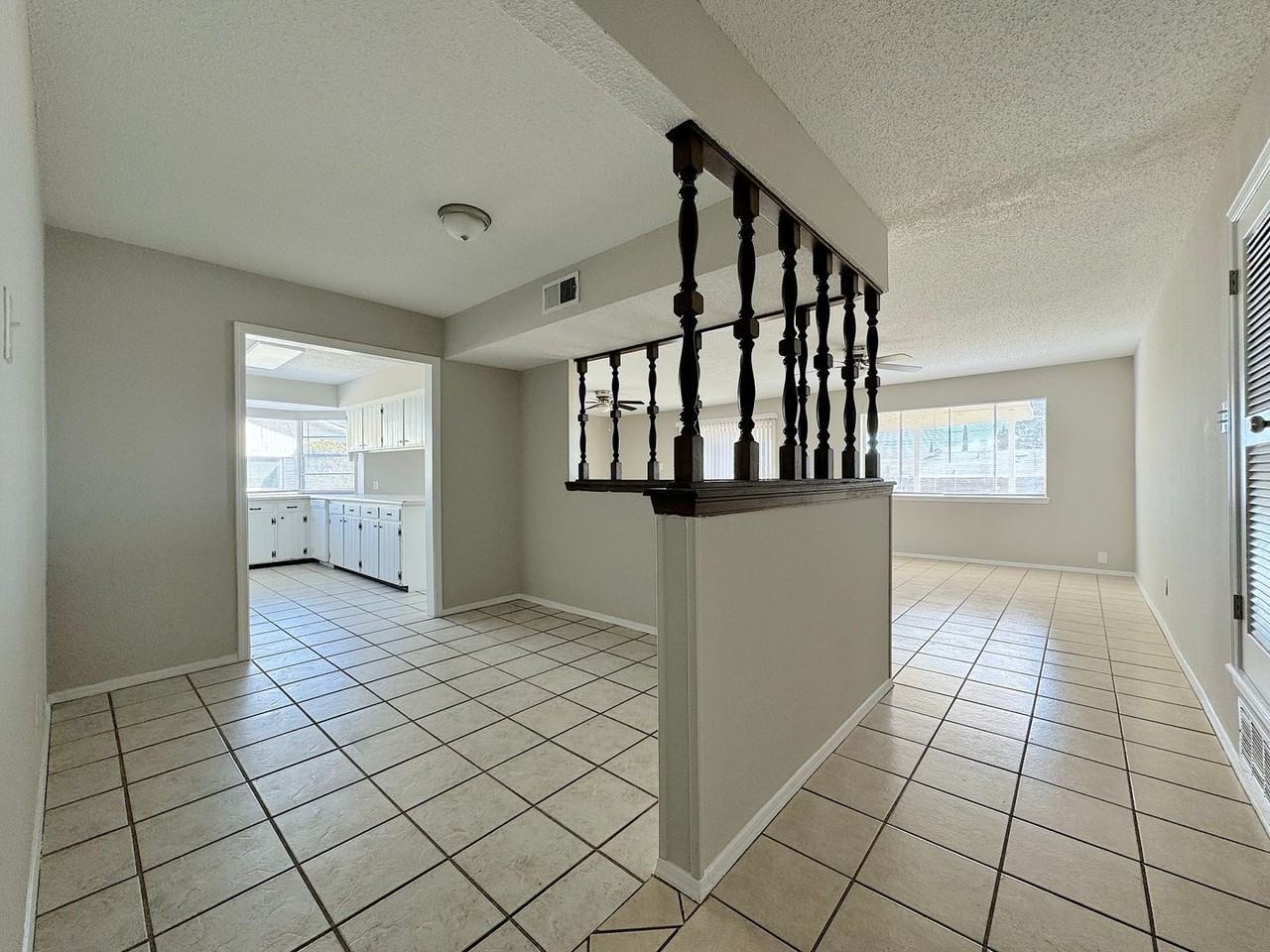 10200 Galahad Way - Photo 3 of 18