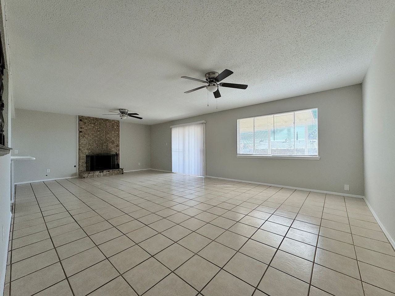 10200 Galahad Way - Photo 5 of 18
