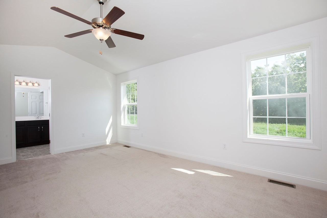 2327 Bartlett Rd - Photo 6 of 10