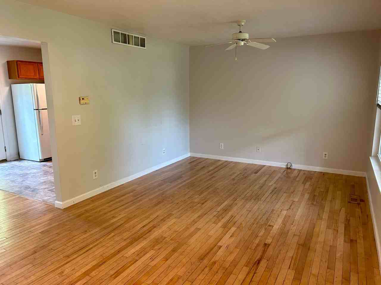 3217 Daytona Ave - Photo 4 of 18