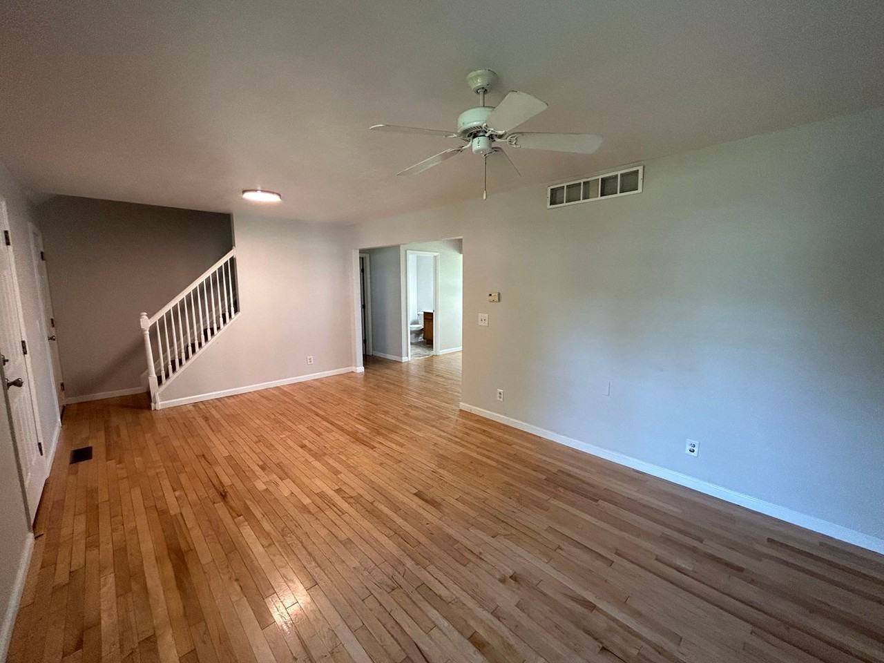 3217 Daytona Ave - Photo 6 of 18