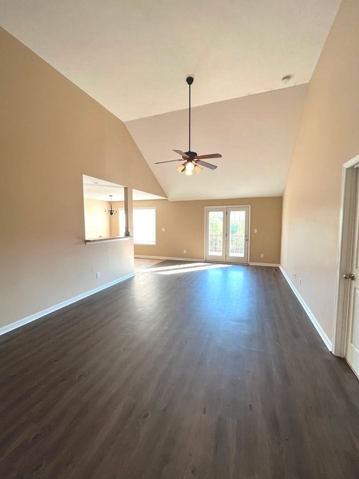 1547 Tylertown Rd - Photo 3 of 15
