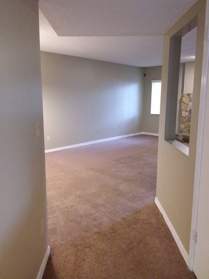 10041 Romaine Cir N - Photo 4 of 28