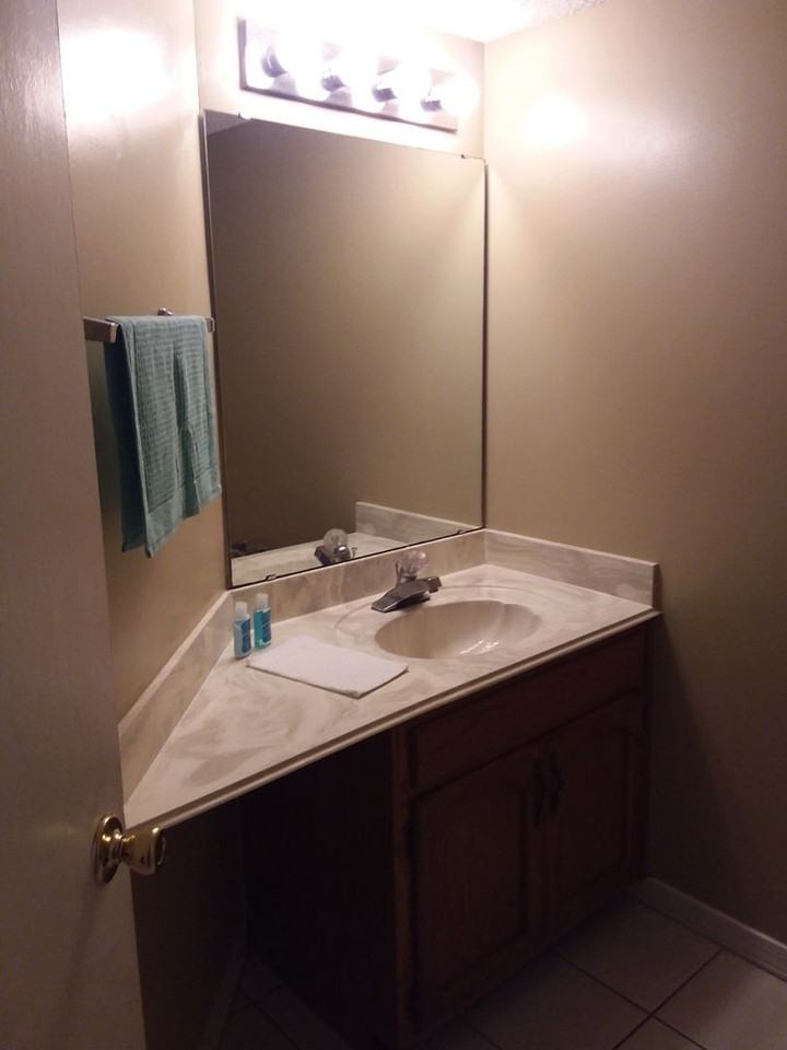 10041 Romaine Cir N - Photo 5 of 28