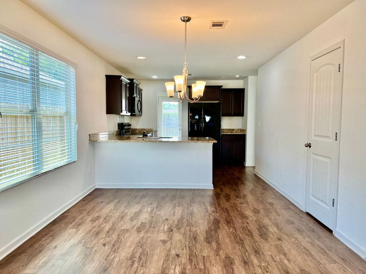 16406 Waterbury Ln - Photo 3 of 16