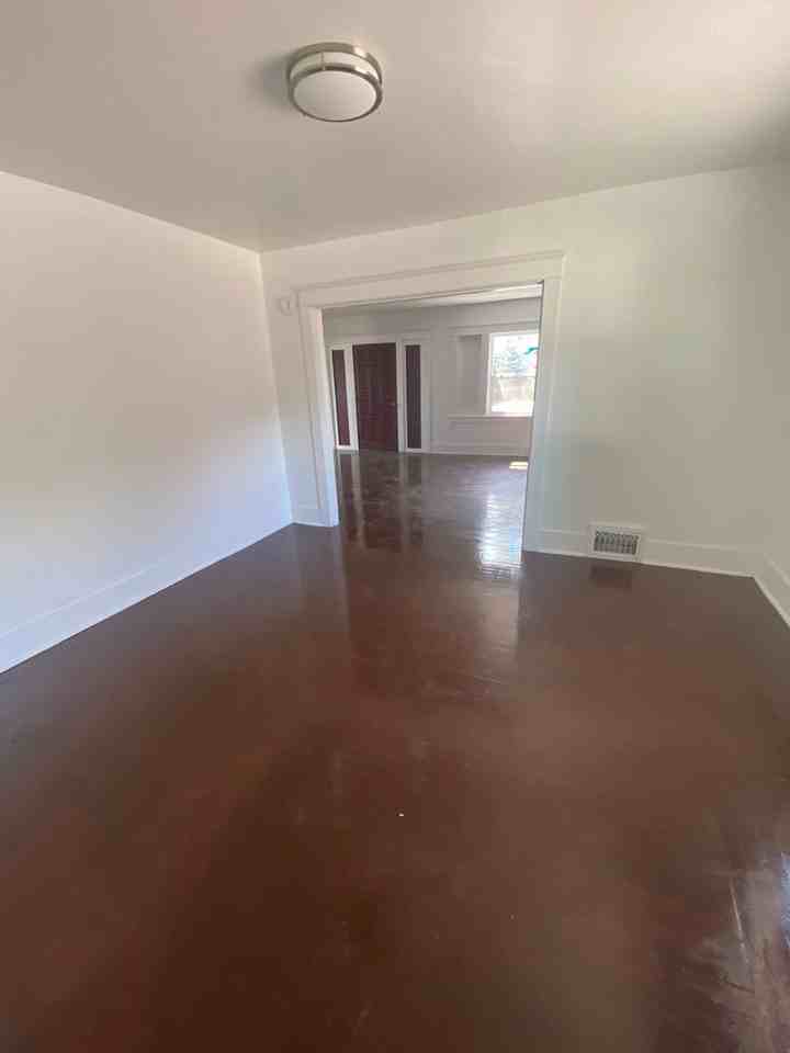 635 N 9th St - Photo 4 of 11