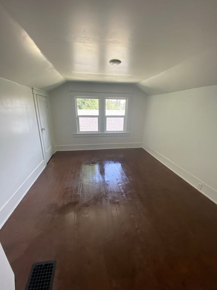 635 N 9th St - Photo 7 of 11