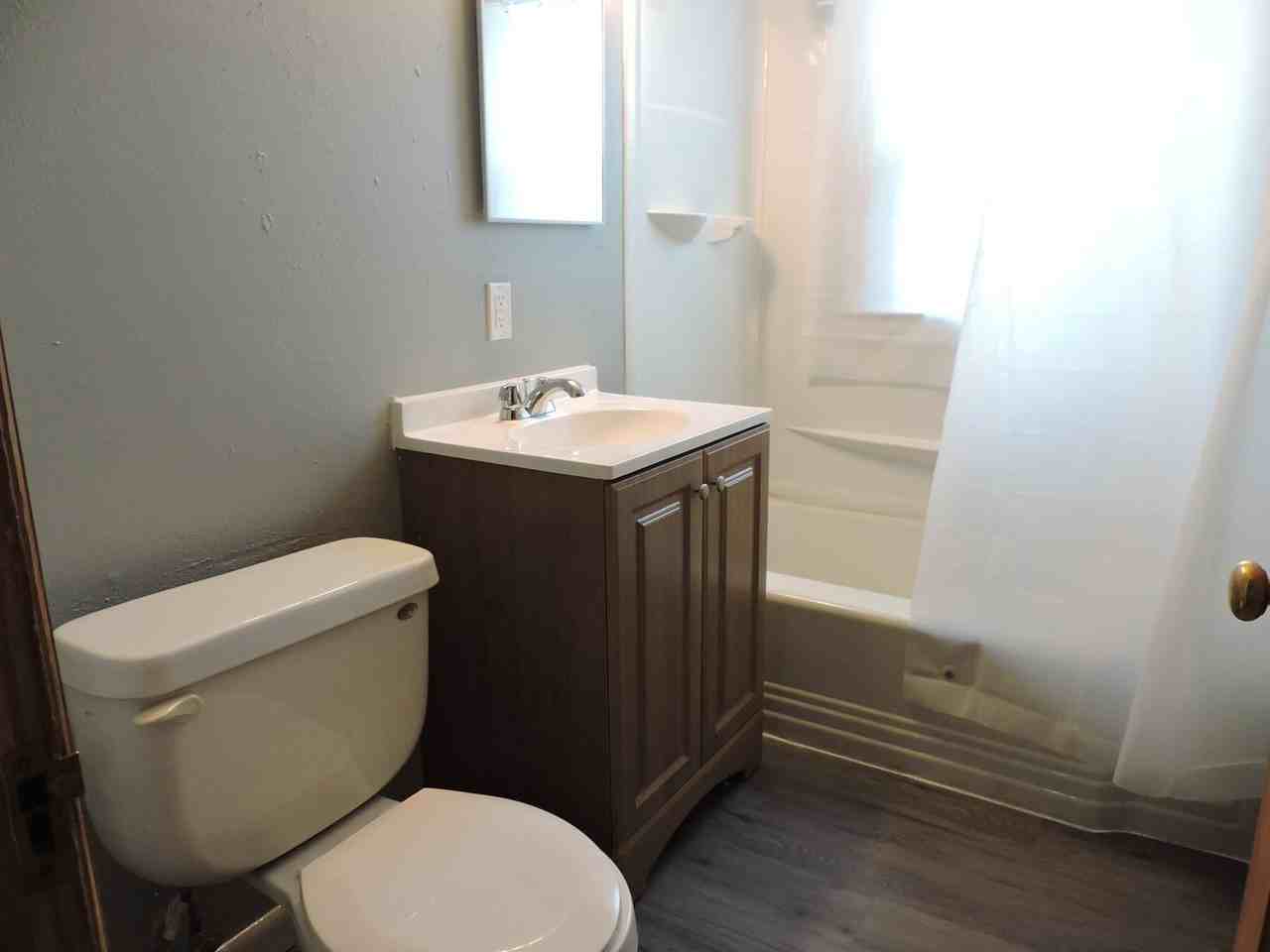 717 Dawson St - Photo 5 of 9