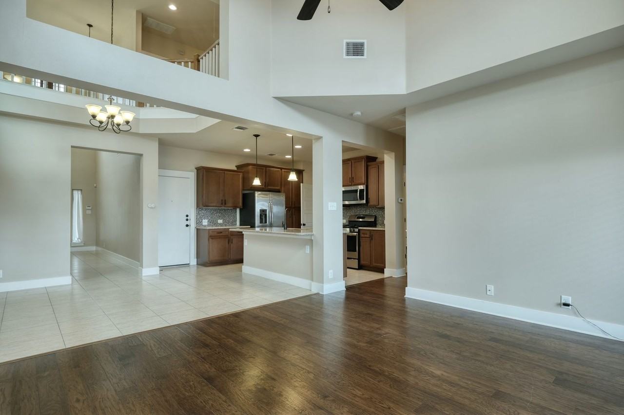 7320 Easy Wind Dr - Photo 2 of 12