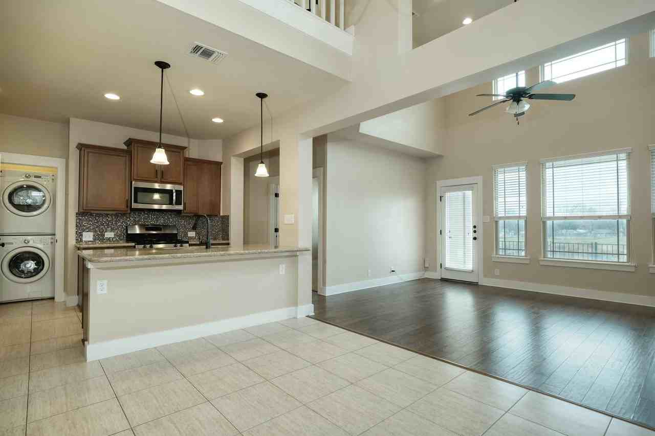 7320 Easy Wind Dr - Photo 5 of 12