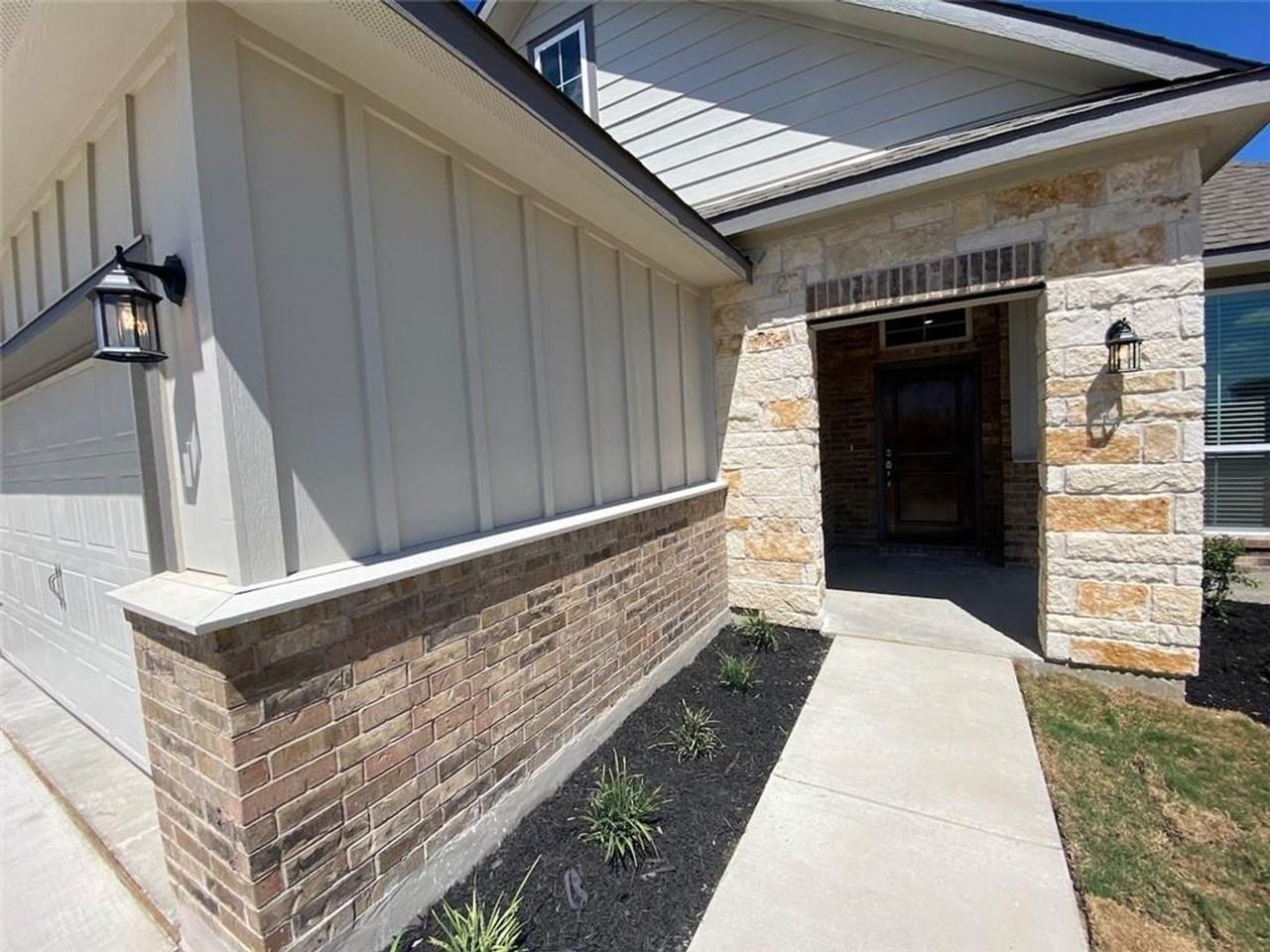 5754 Red Fish Ct - Photo 2 of 31