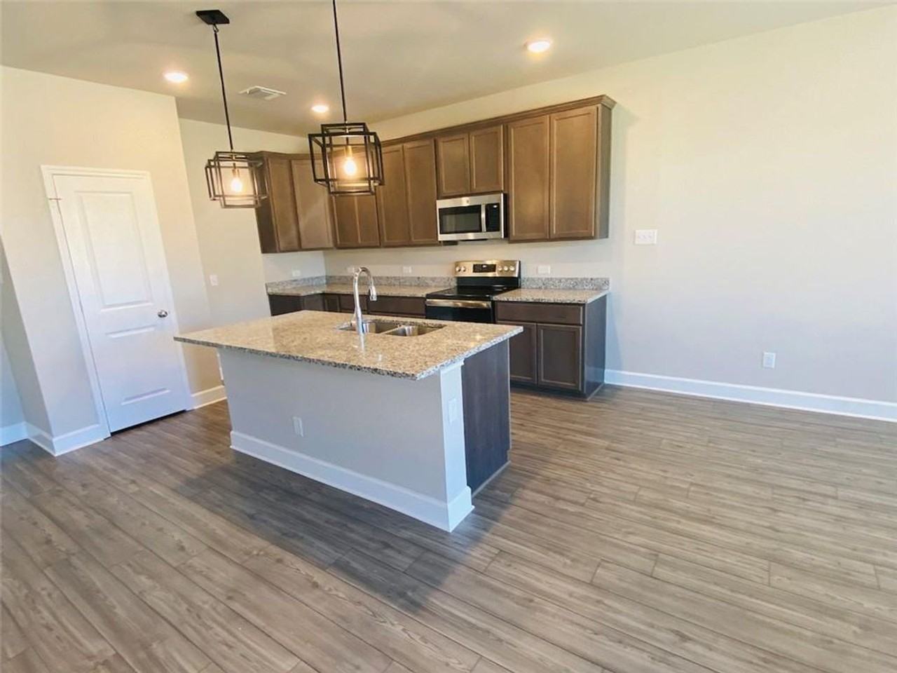 5754 Red Fish Ct - Photo 3 of 31