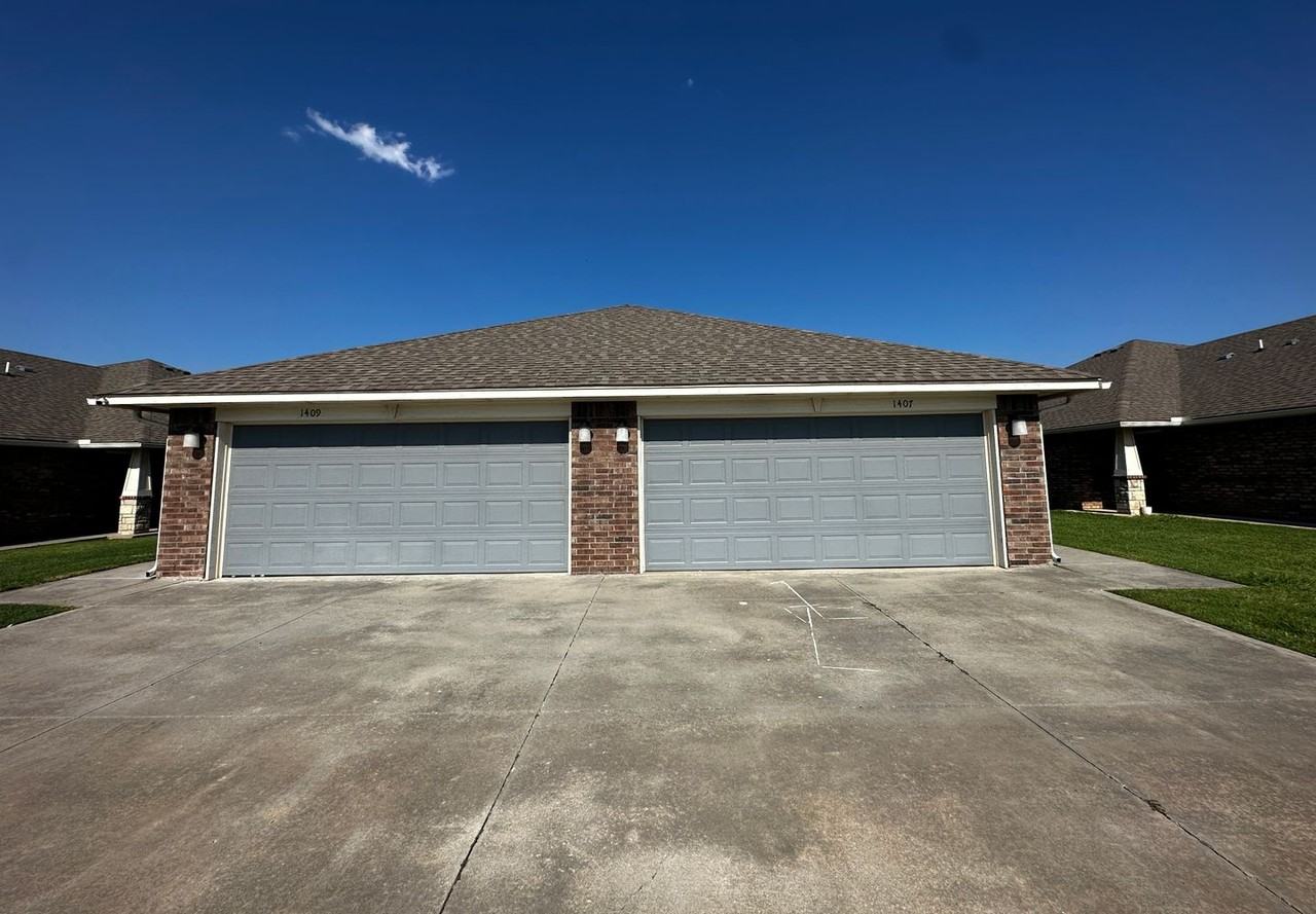 1407 Macalpine St - Photo 2 of 19