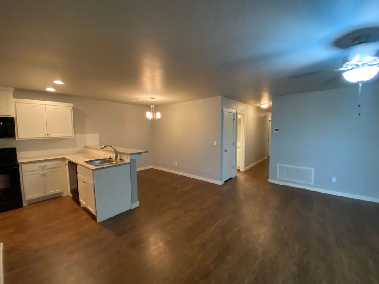 1407 Macalpine St - Photo 4 of 19