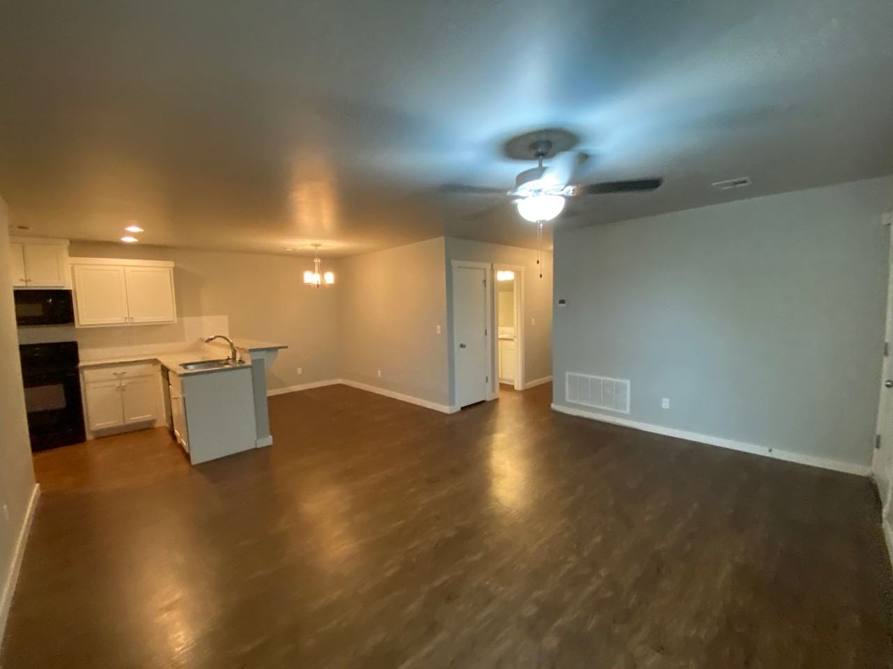 1407 Macalpine St - Photo 5 of 19