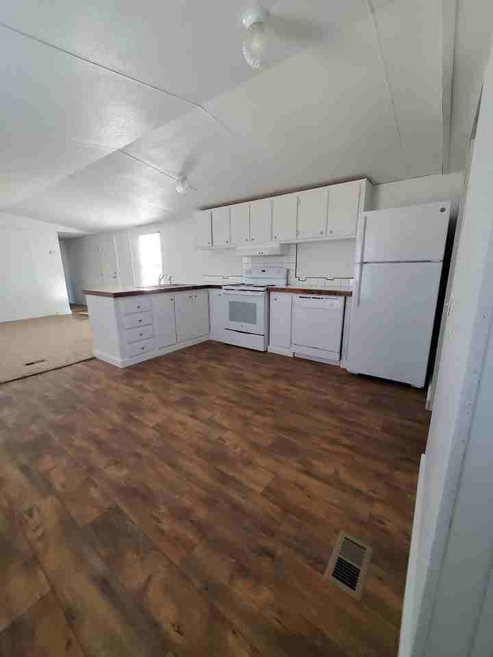 2774 Culberson Ln Trlr 11 - Photo 2 of 18
