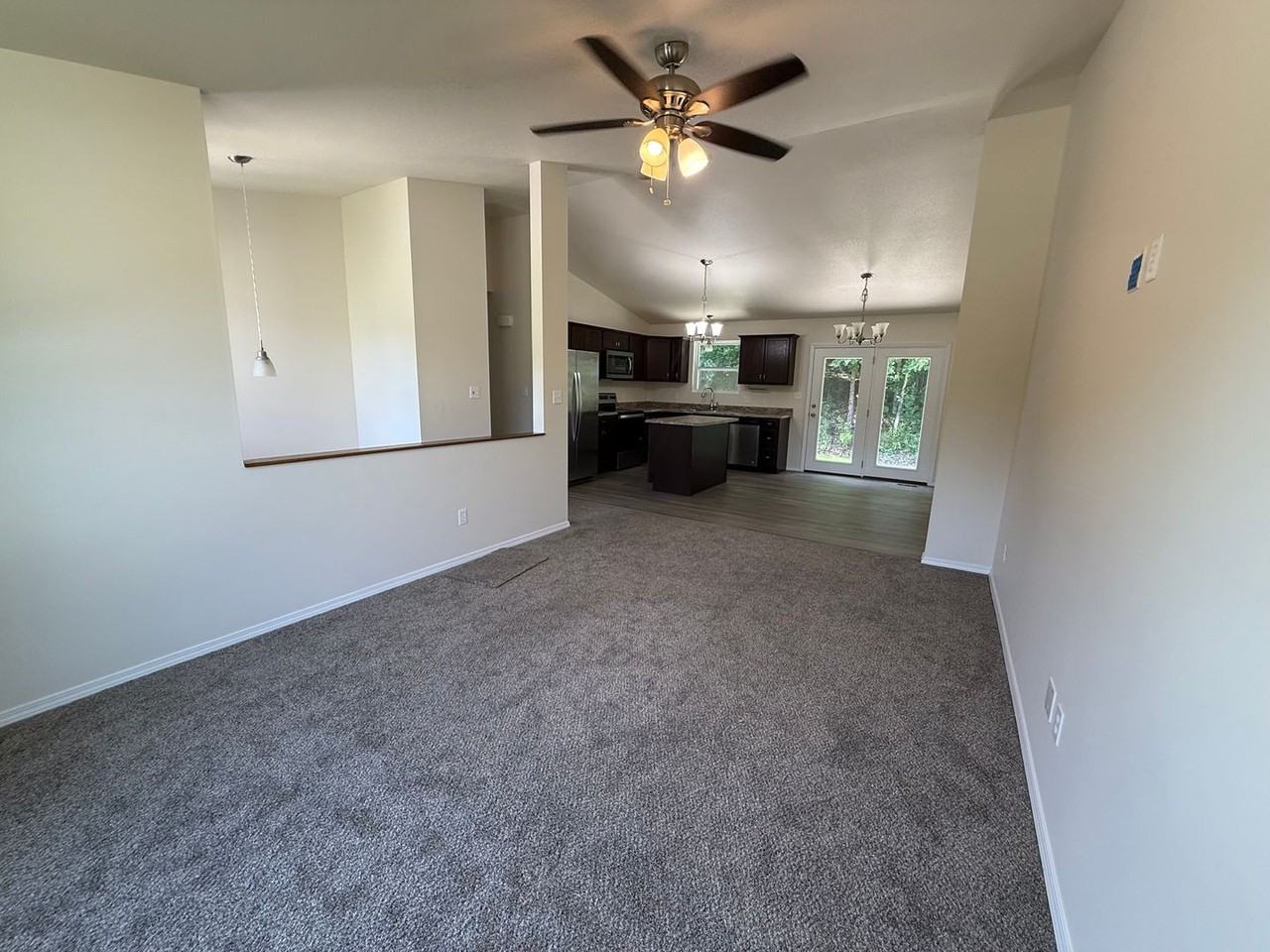 923 Foster Ct - Photo 3 of 18