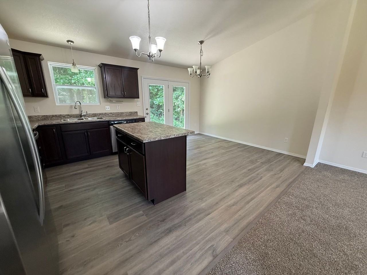 923 Foster Ct - Photo 5 of 18