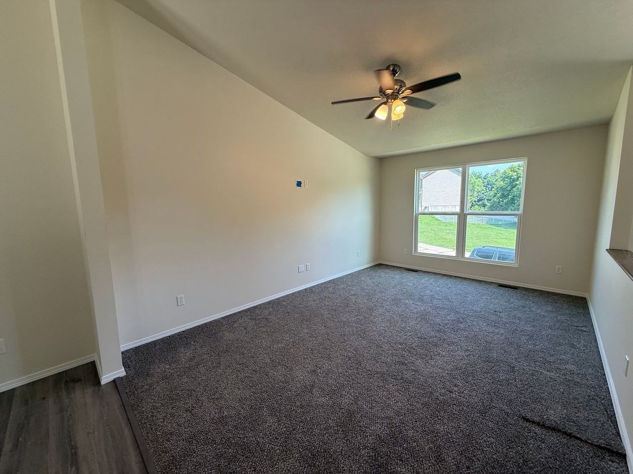 923 Foster Ct - Photo 7 of 18