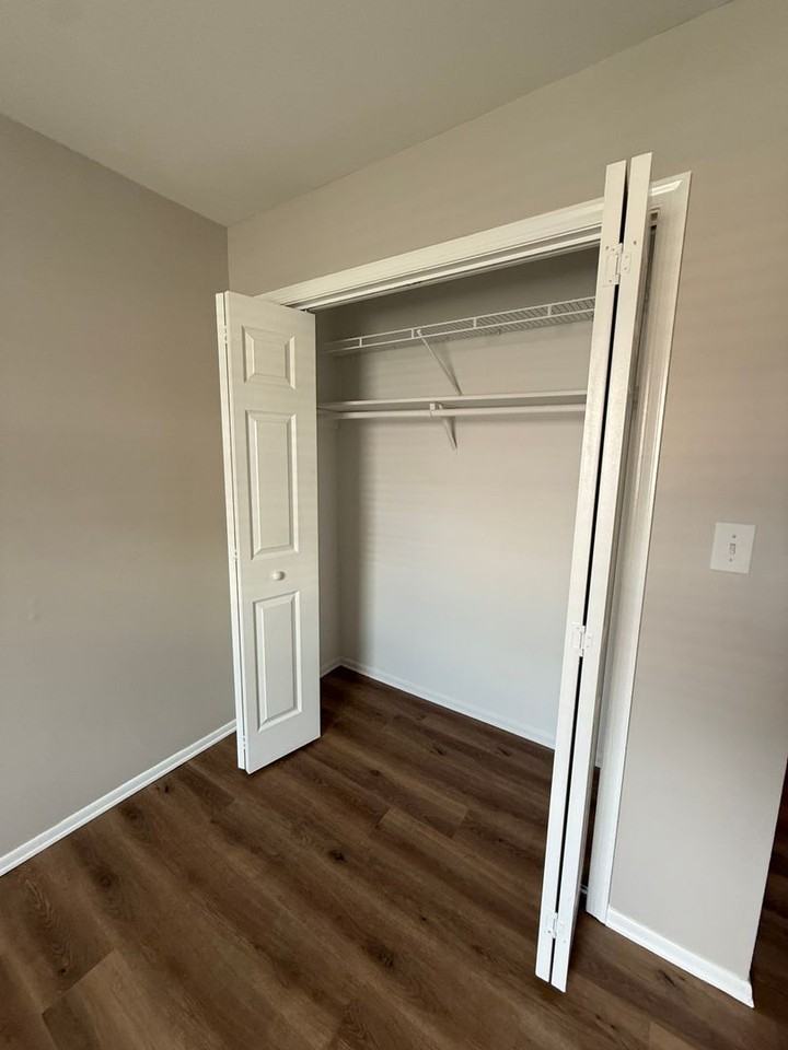 8320 Knights Bridge Rd - Photo 5 of 21