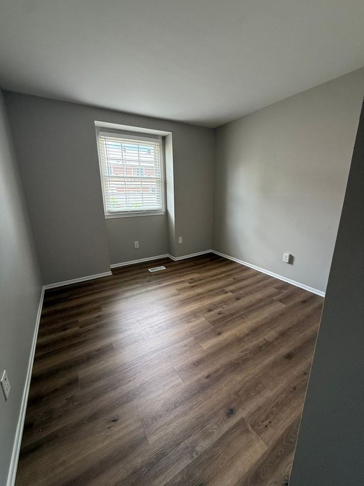 8320 Knights Bridge Rd - Photo 6 of 21