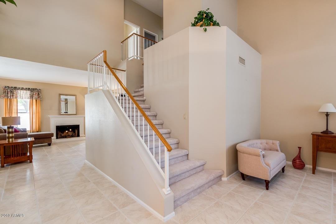 193 W Amanda Ln - Photo 3 of 43