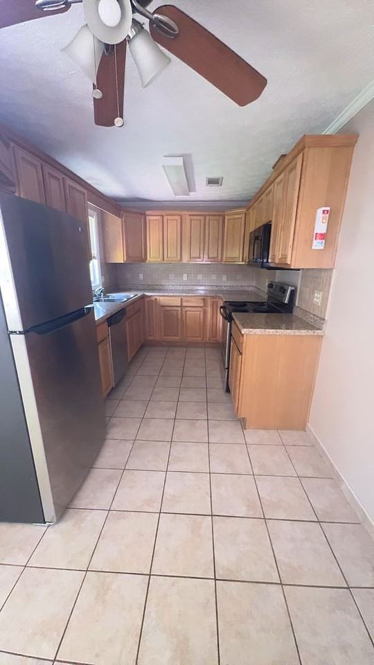 206 Webb Rd - Photo 3 of 10