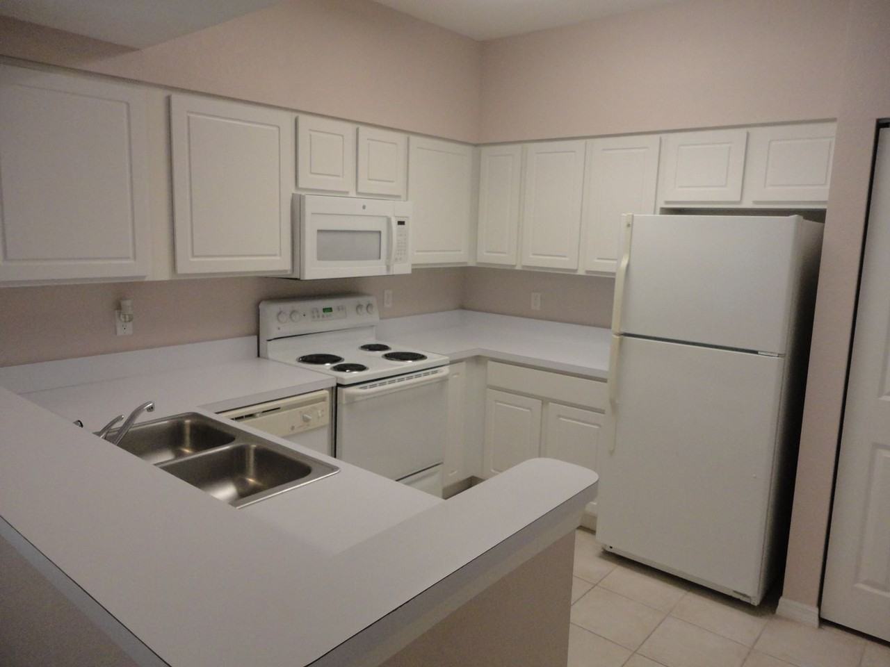 4820 Sw 91st Ter #Q202 - Photo 4 of 12