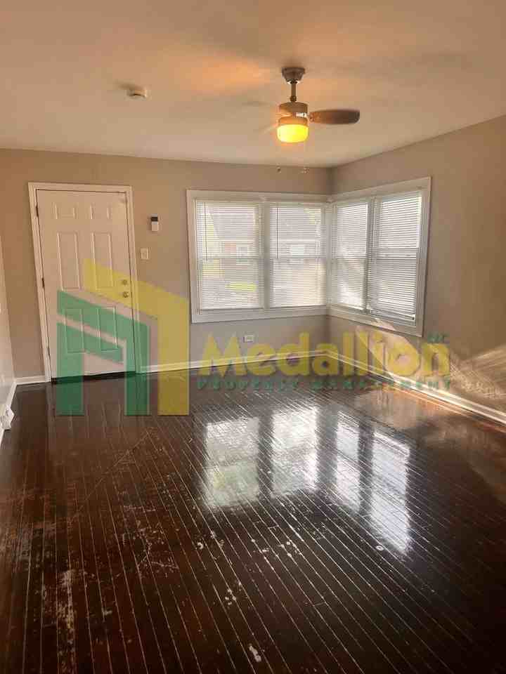 12216 S Morgan St - Photo 3 of 22