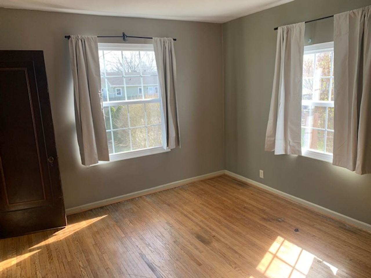 2205 Kossuth St - Photo 6 of 12
