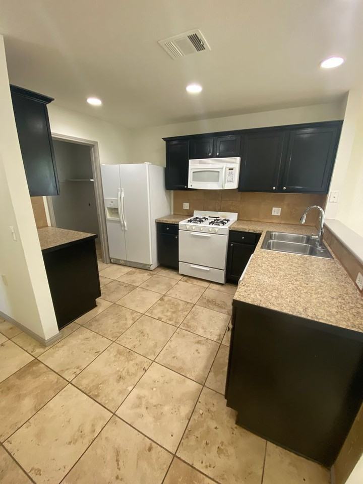1141 Emmitt Run - Photo 2 of 20