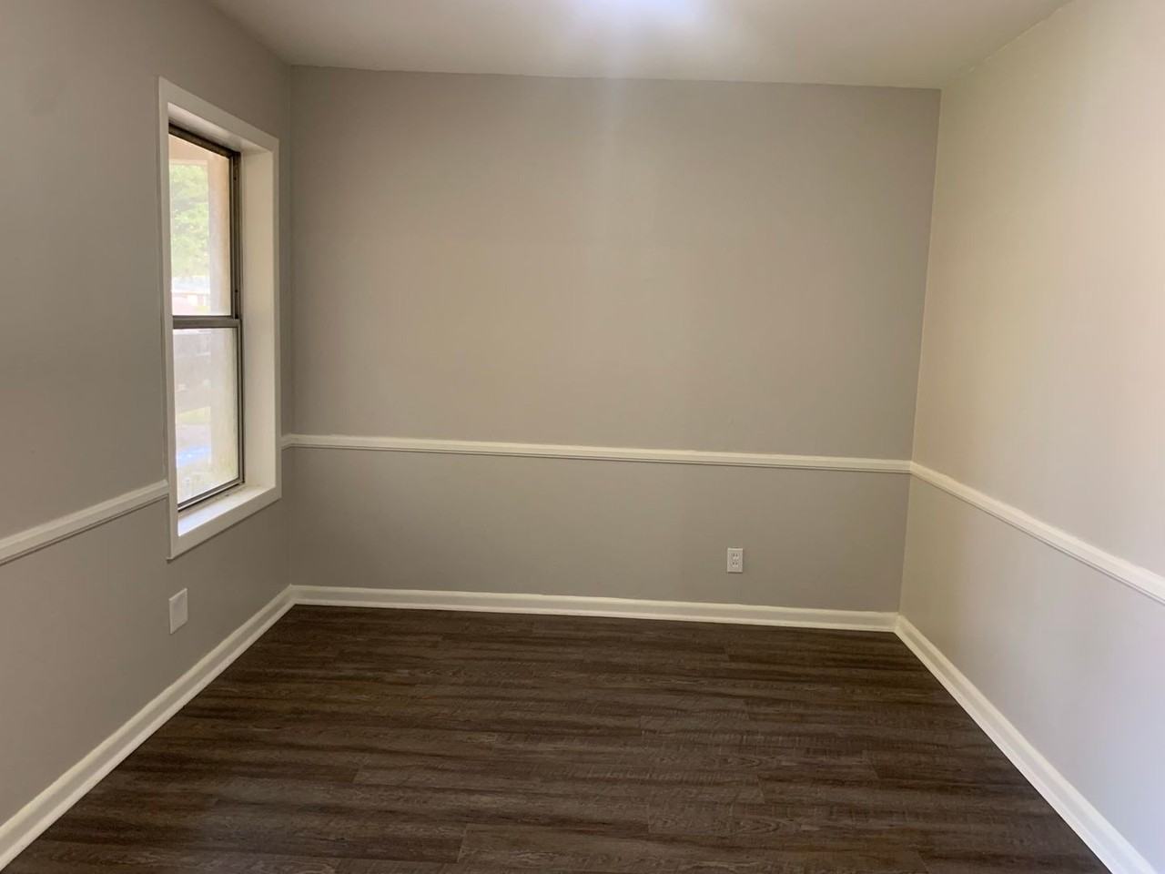 2204 Clinton St - Photo 3 of 16