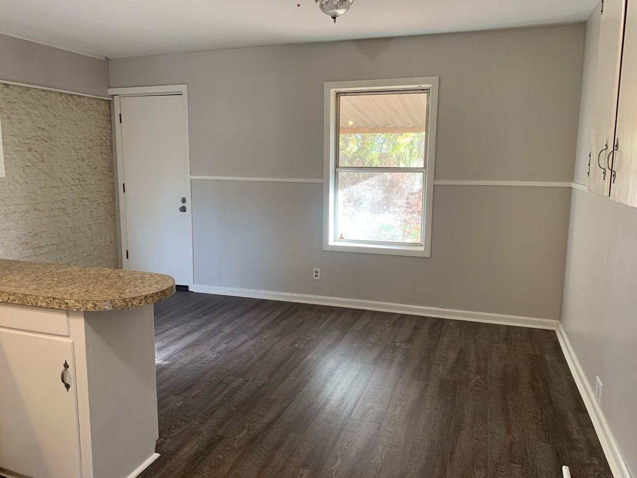2204 Clinton St - Photo 6 of 16