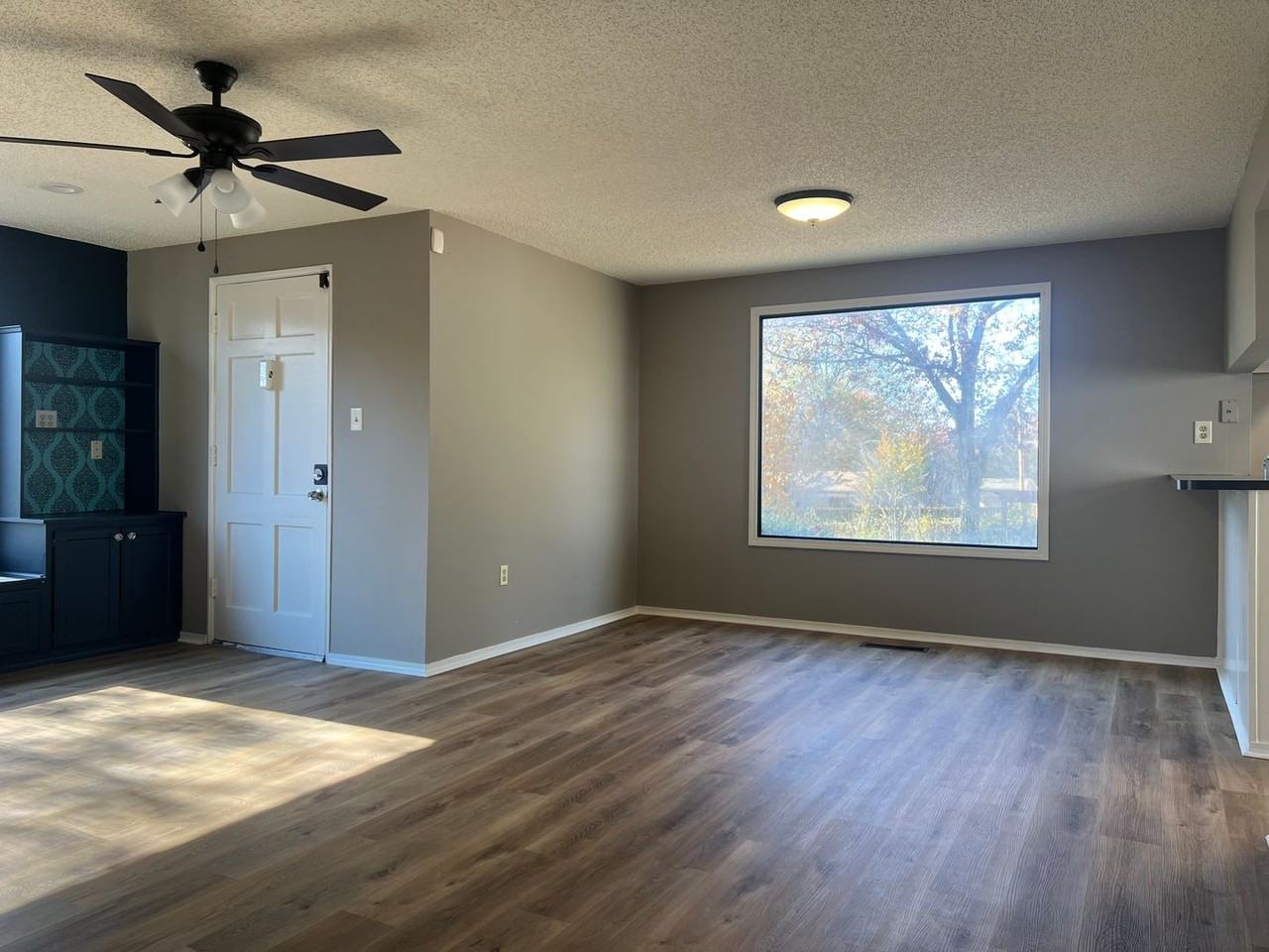 104 Belmont Dr - Photo 3 of 22