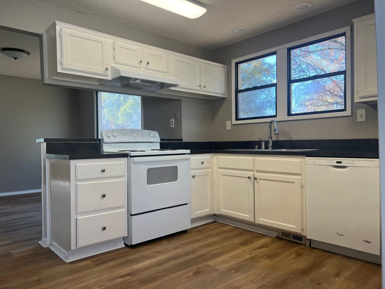 104 Belmont Dr - Photo 5 of 22