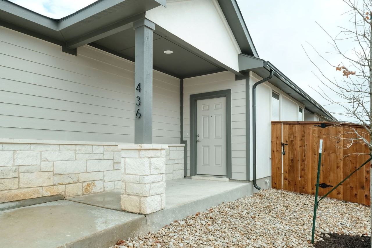436 Parkline Dr - Photo 2 of 13