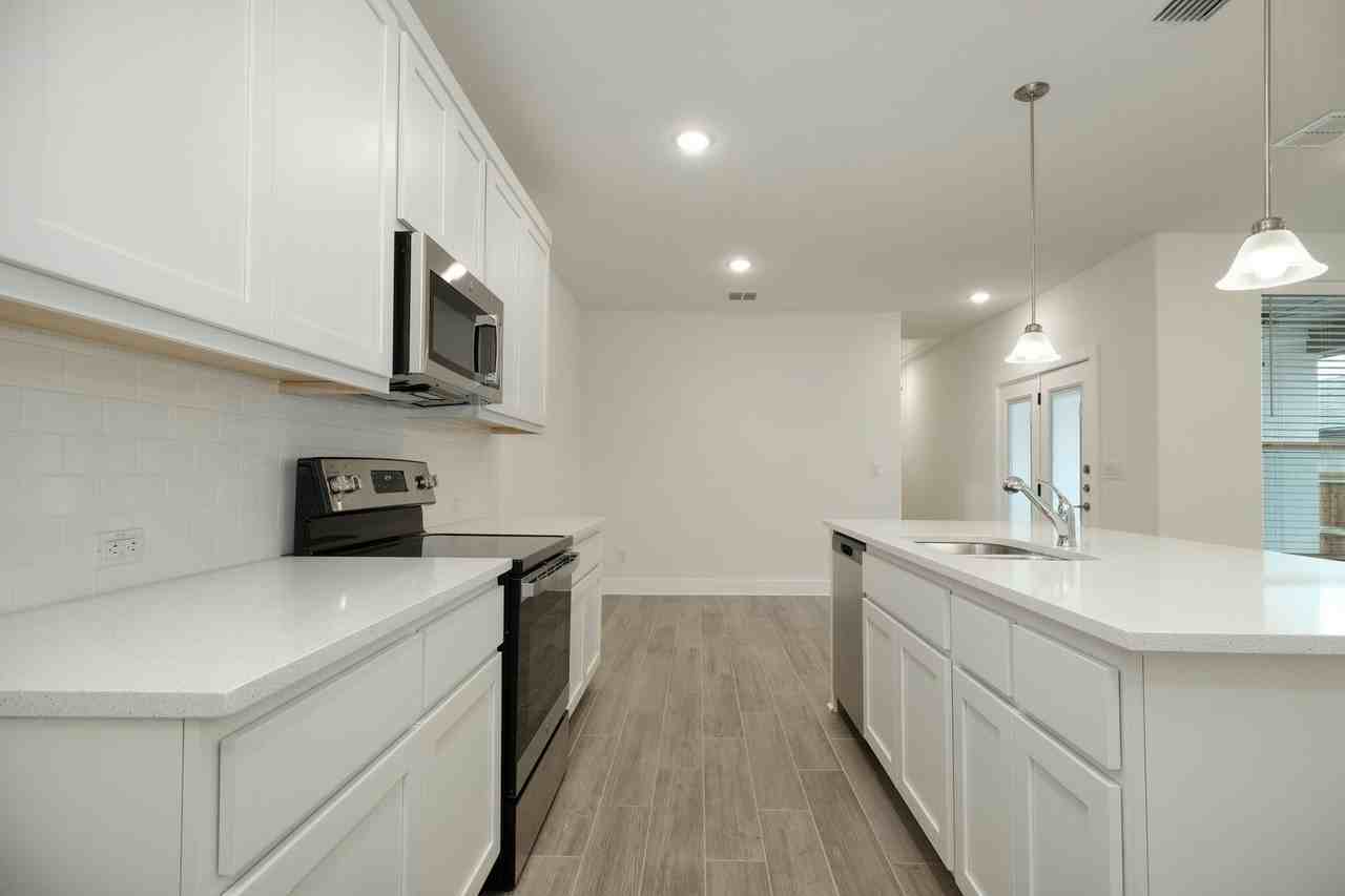 436 Parkline Dr - Photo 4 of 13