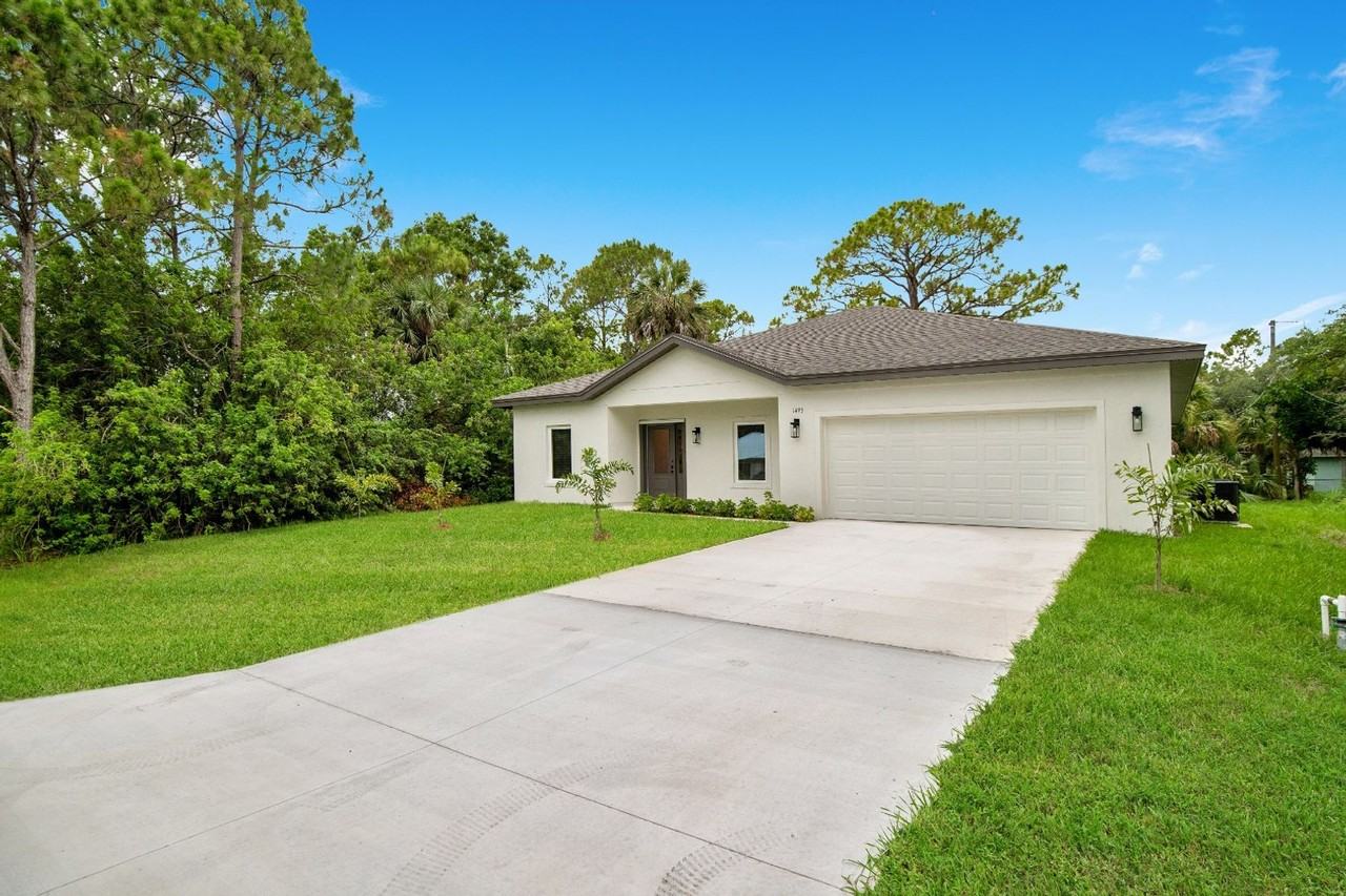 1493 Hayworth Cir Nw - Photo 4 of 33