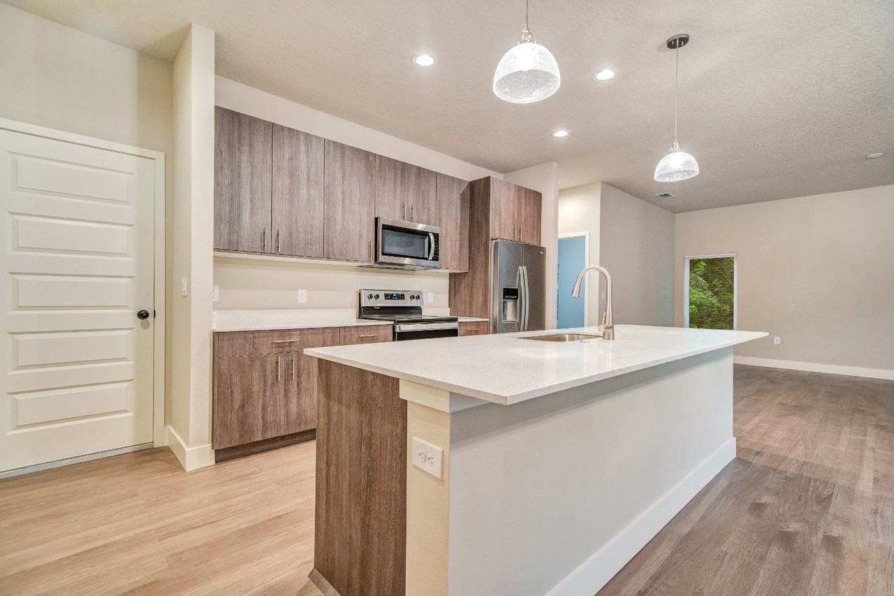 1493 Hayworth Cir Nw - Photo 6 of 33