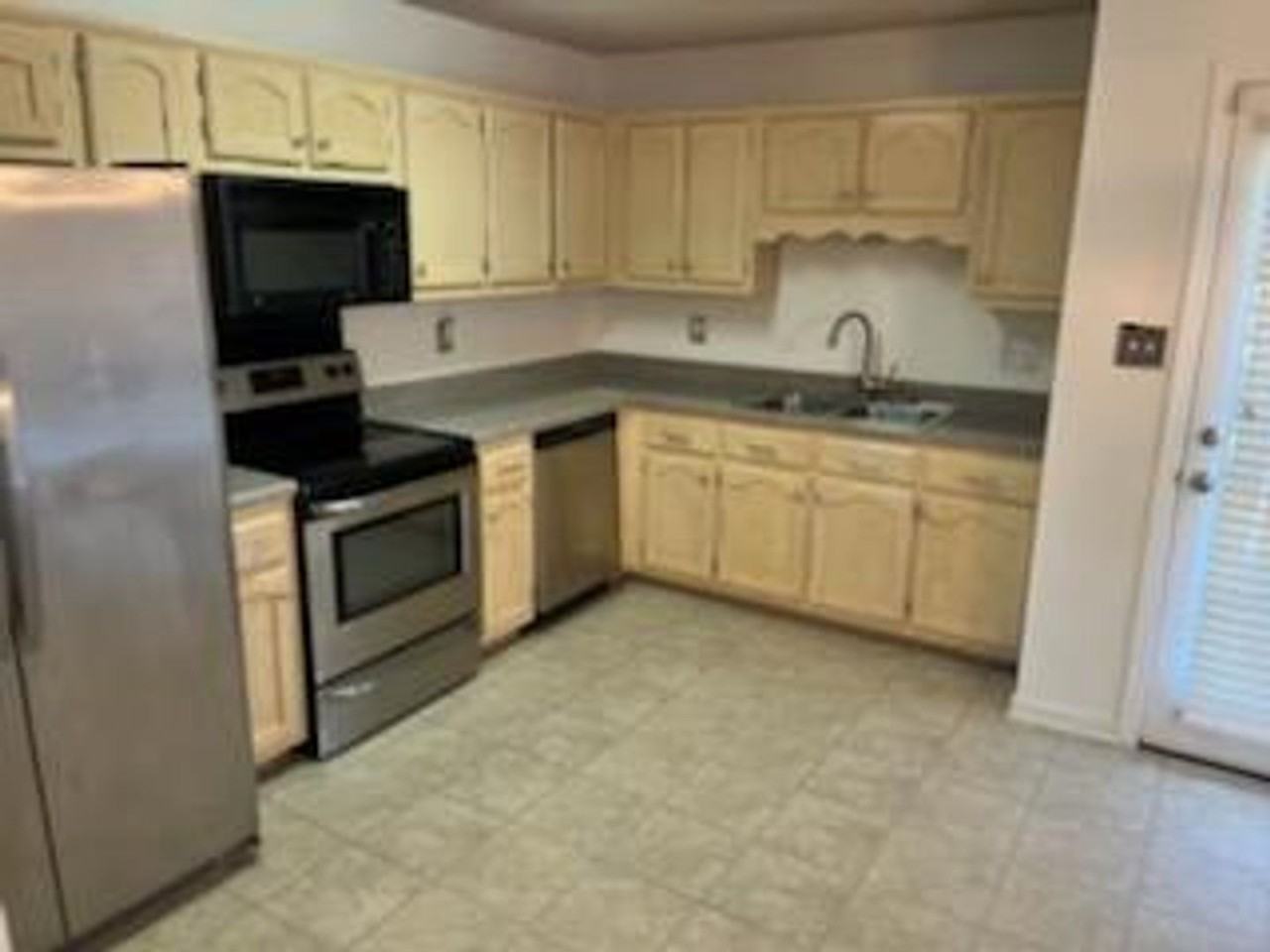 1624 Central Trails Dr - Photo 3 of 13