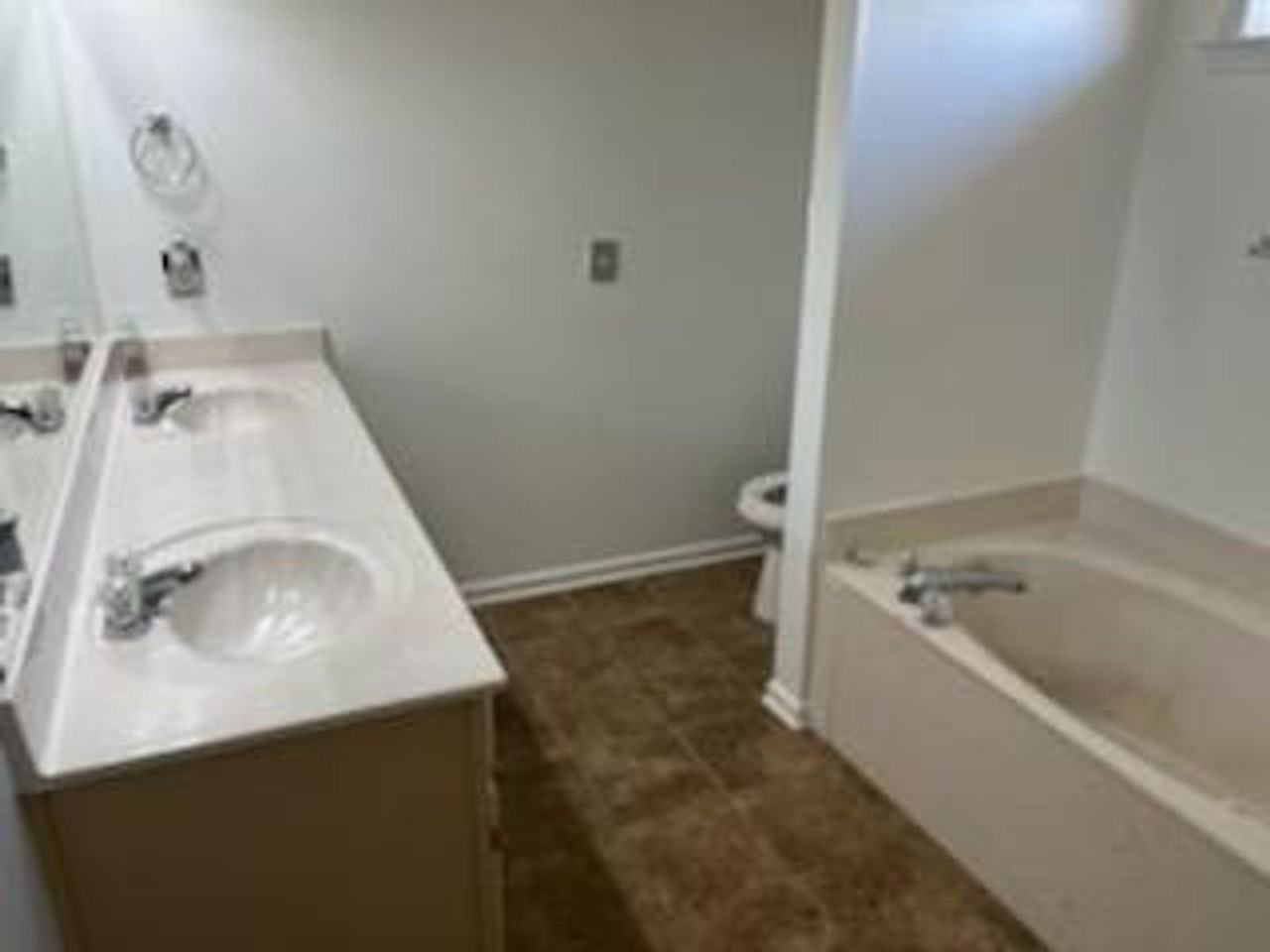 1624 Central Trails Dr - Photo 5 of 13