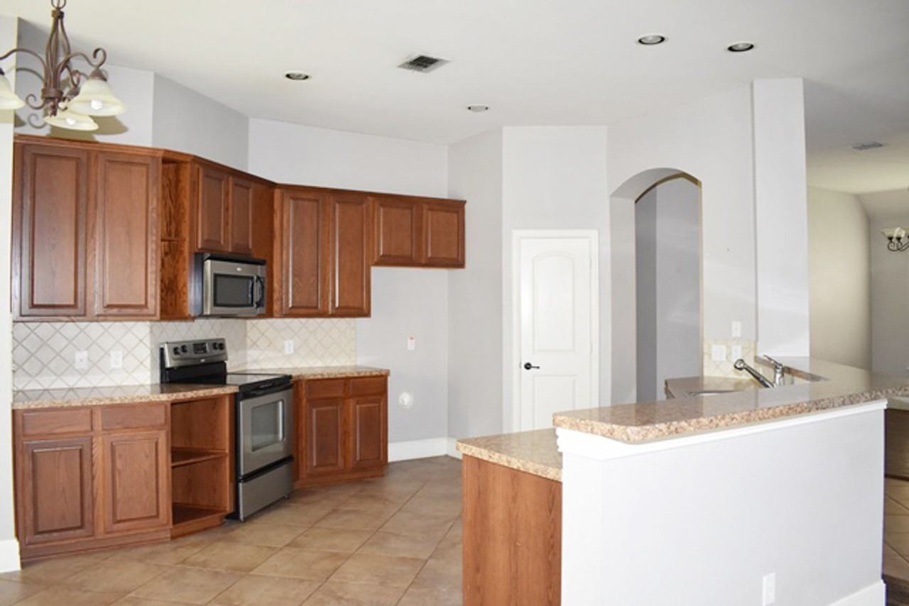 10312 Colfax Dr - Photo 7 of 20