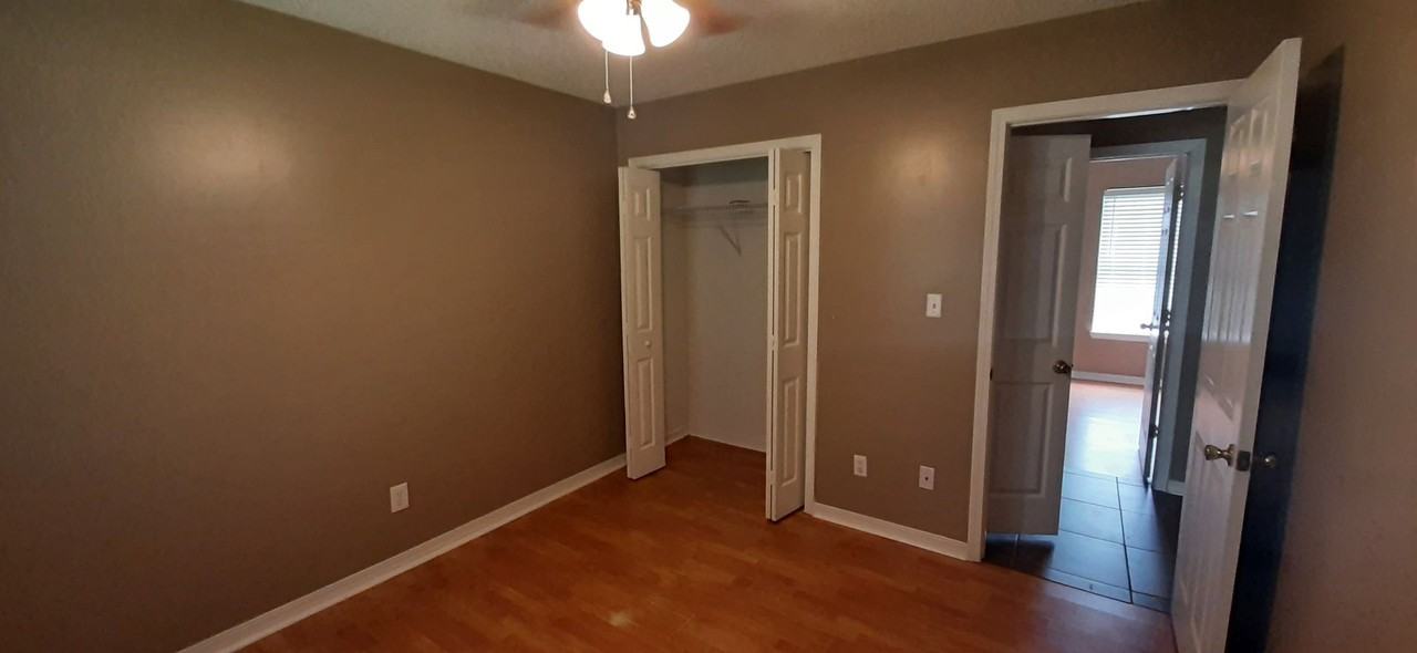 304 Ray St - Photo 6 of 23
