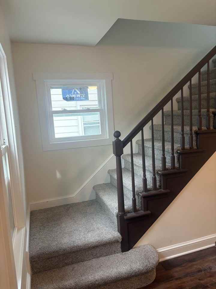 975 Edison St - Photo 5 of 16